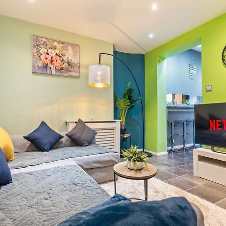 Comfy 4Br House Close To Subway London Exterior photo