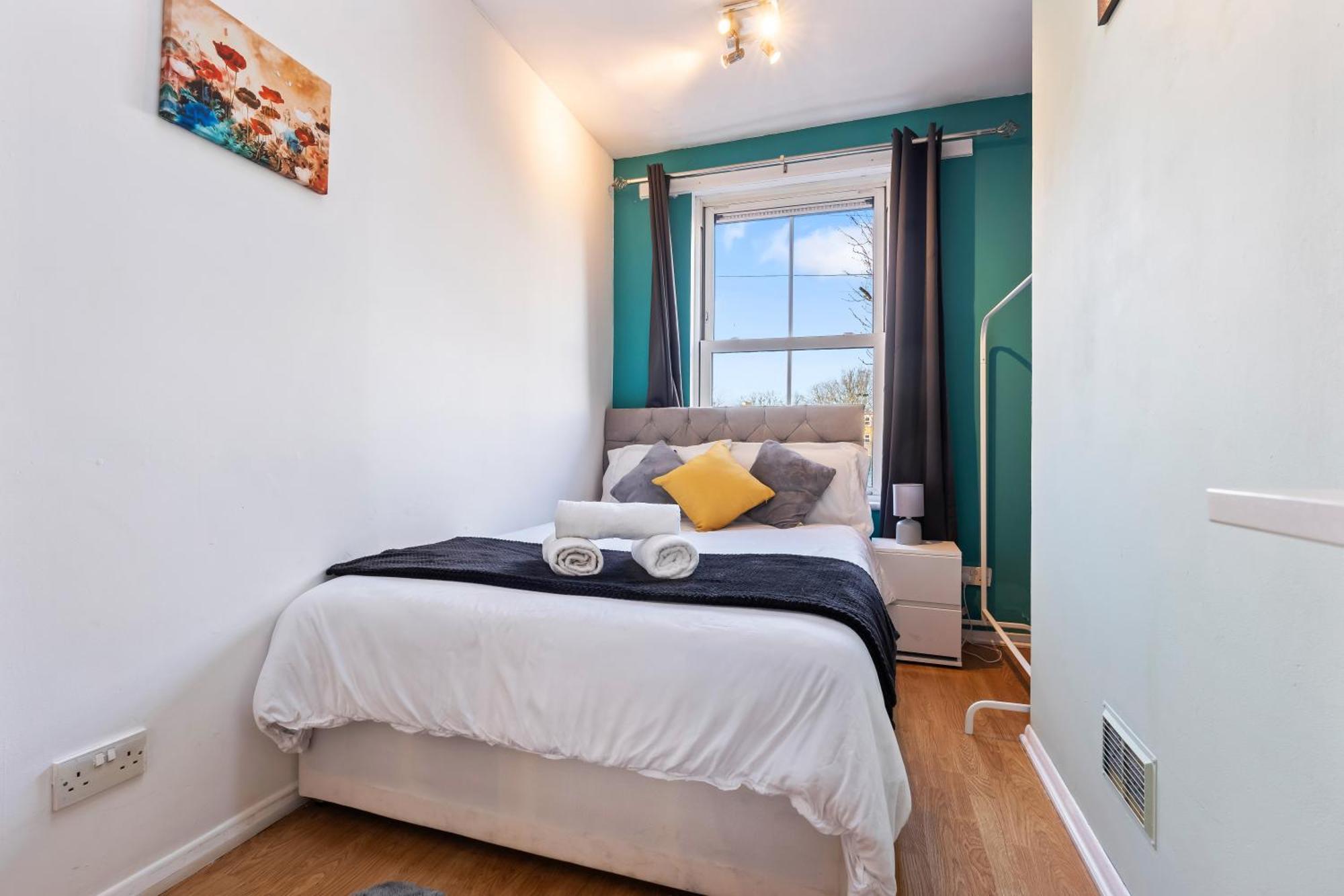 Comfy 4Br House Close To Subway London Exterior photo