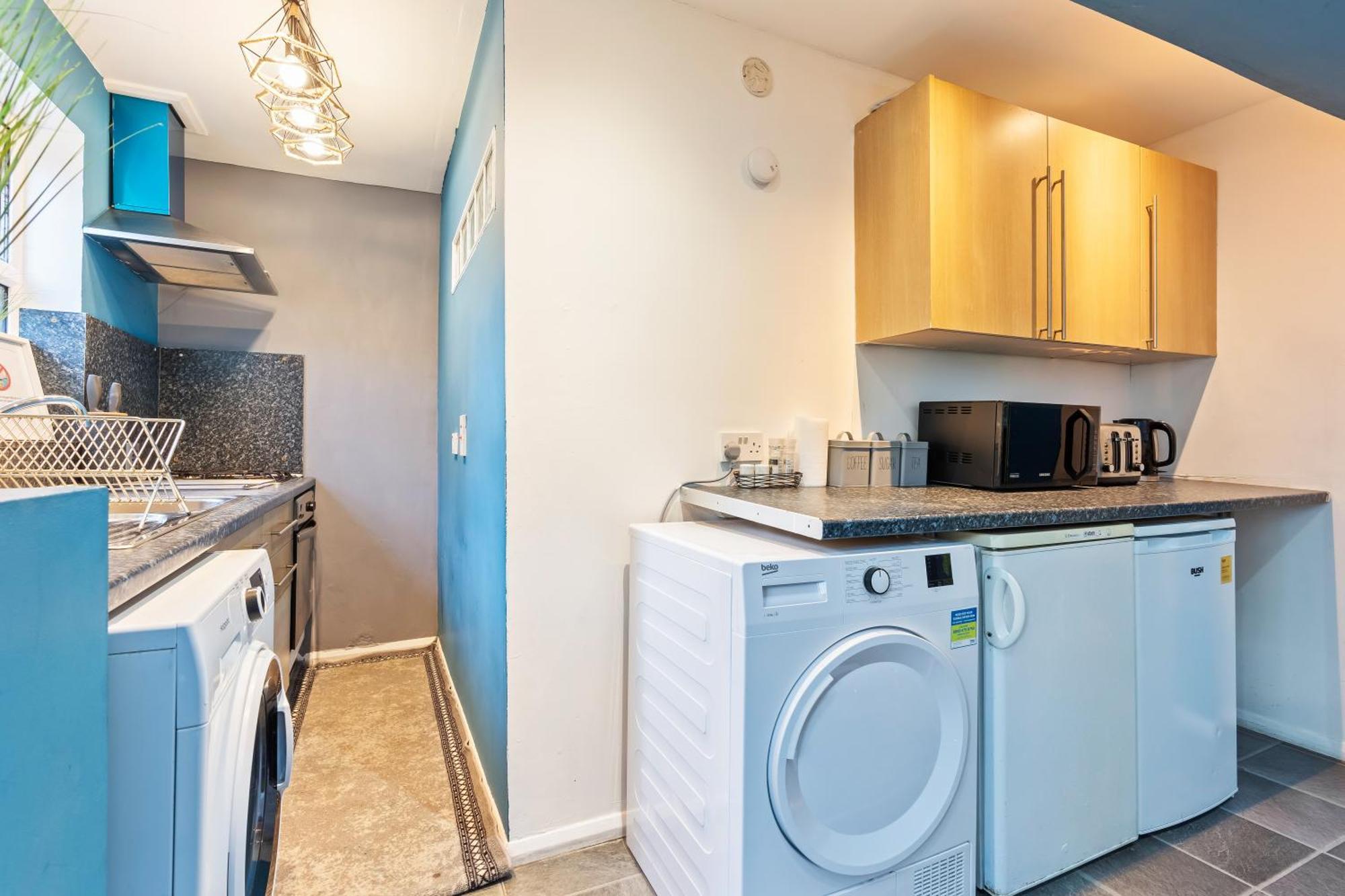 Comfy 4Br House Close To Subway London Exterior photo