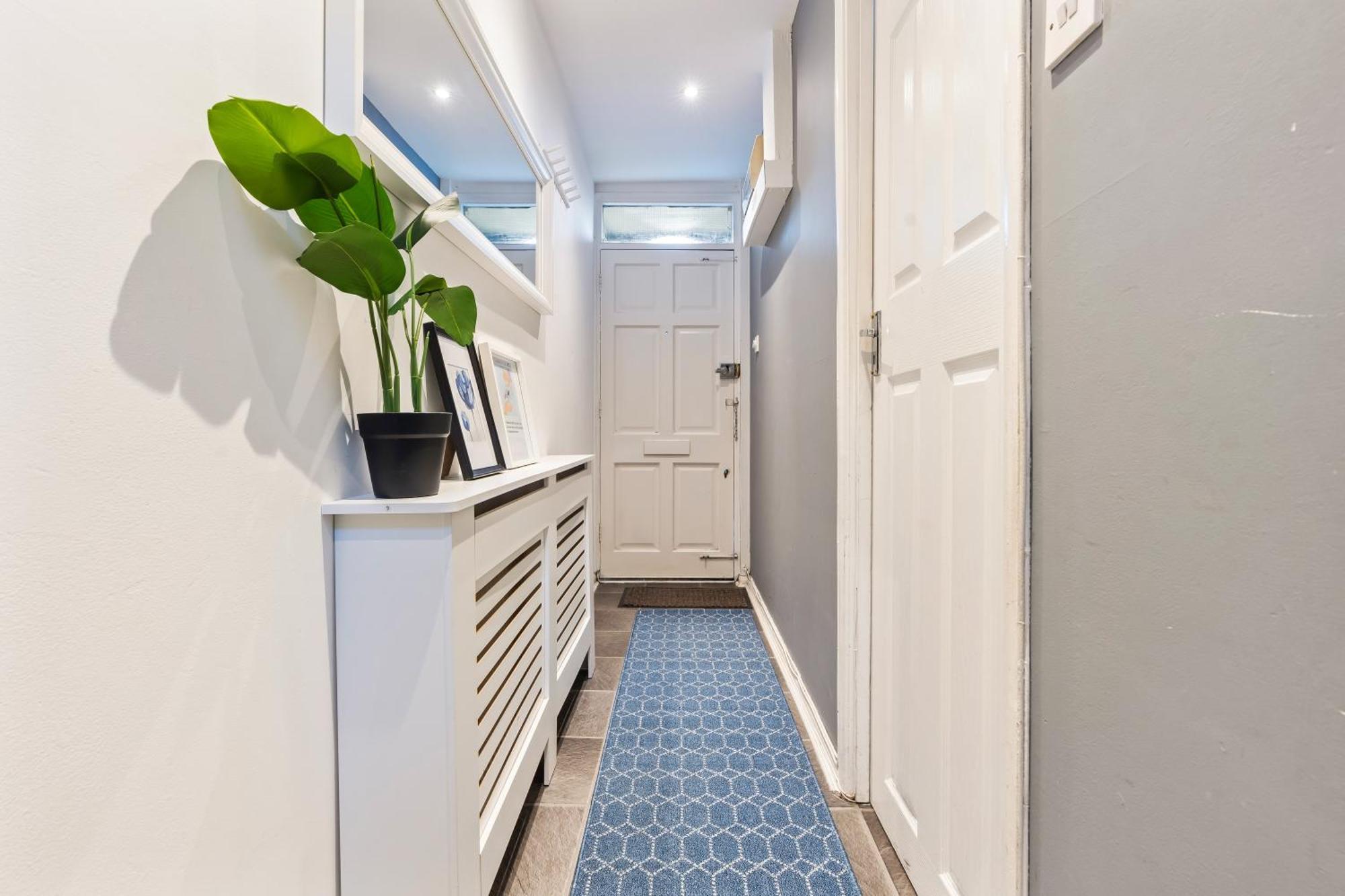 Comfy 4Br House Close To Subway London Exterior photo