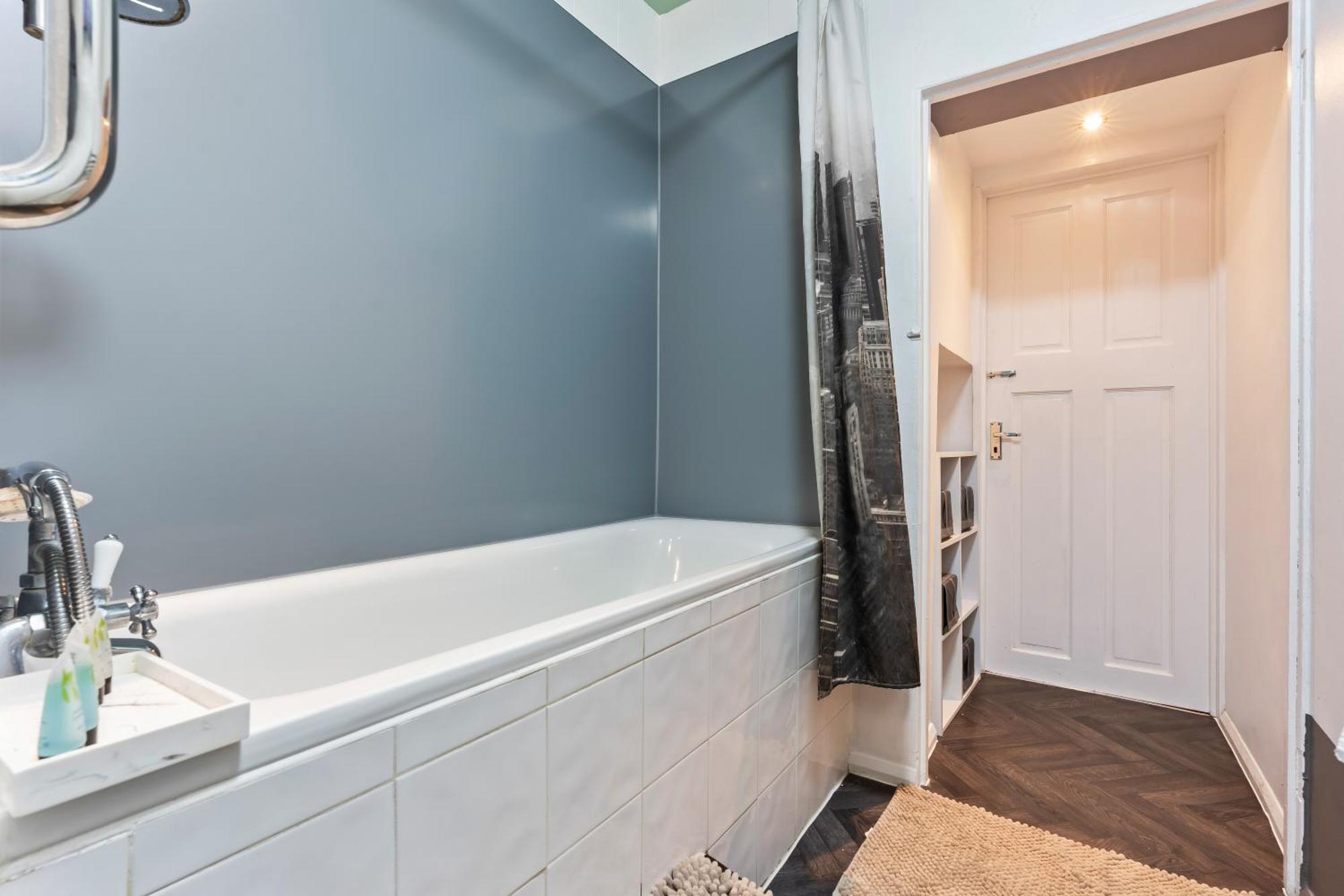 Comfy 4Br House Close To Subway London Exterior photo